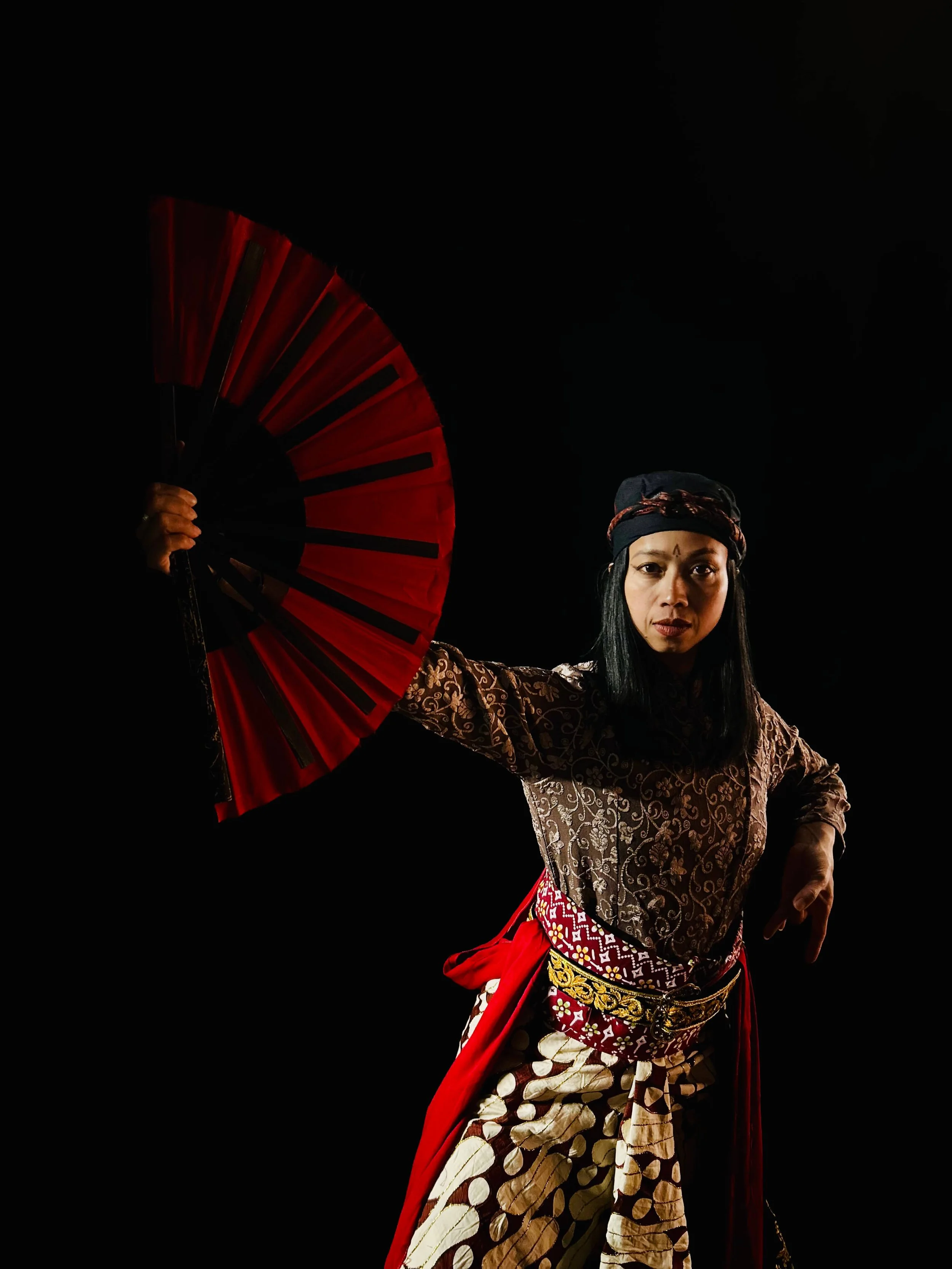 silat_gong_tari_kadek.jpg