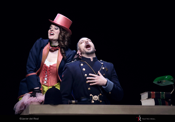 Das Liebesverbot © Javier del Real | Teatro Real bass Ante Jerkunica (Brighella) / soprano María Hinojosa (Dorella)
