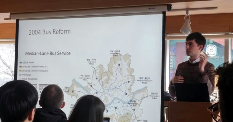  Kojects co-author Nikola Medimorec giving a presentation about urban development in Seoul at 10K City Hall 