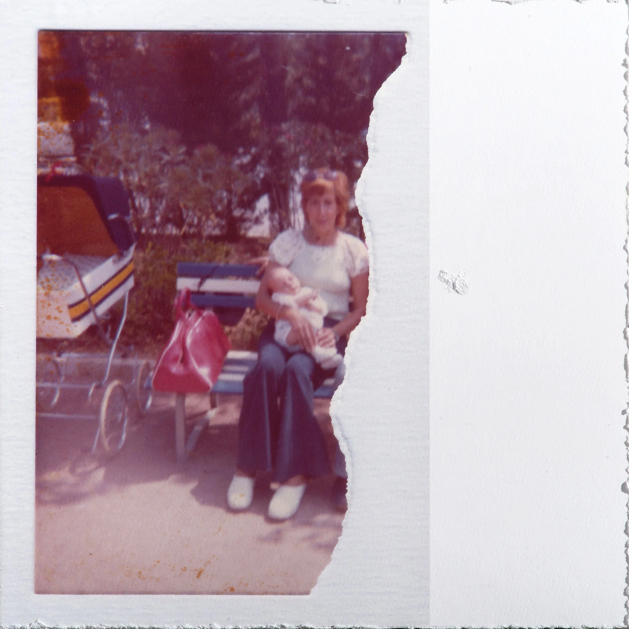 From Family Album 40 X 40 CM Extra coarse gel & digital print on wood panel Crédit photo: Yigal Pardo