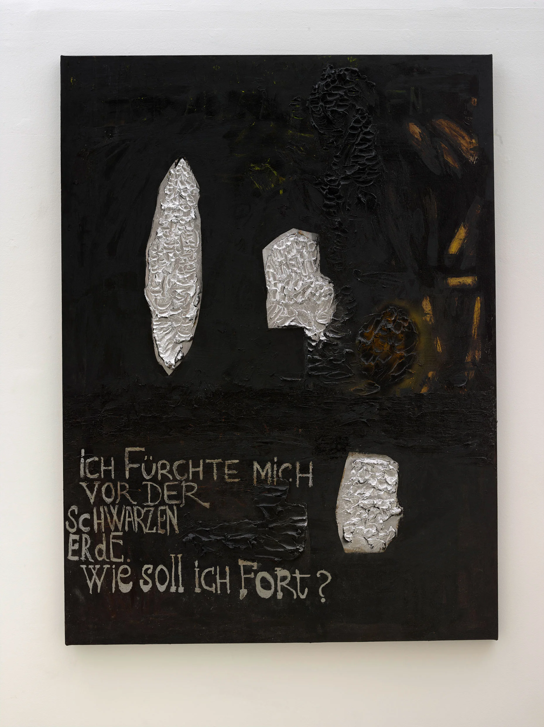 Ich fürchte mich vor der schwarzen erde wie soll ich fort ? 2017 ( I am afraid of the black earth how shall I go? 2017 ) Pastel à l’huile, peinture aérosol goudronné avec réhaut d’argent, cire sur toile. Signé au dos. 170 X 126 CM. © François Fernandez