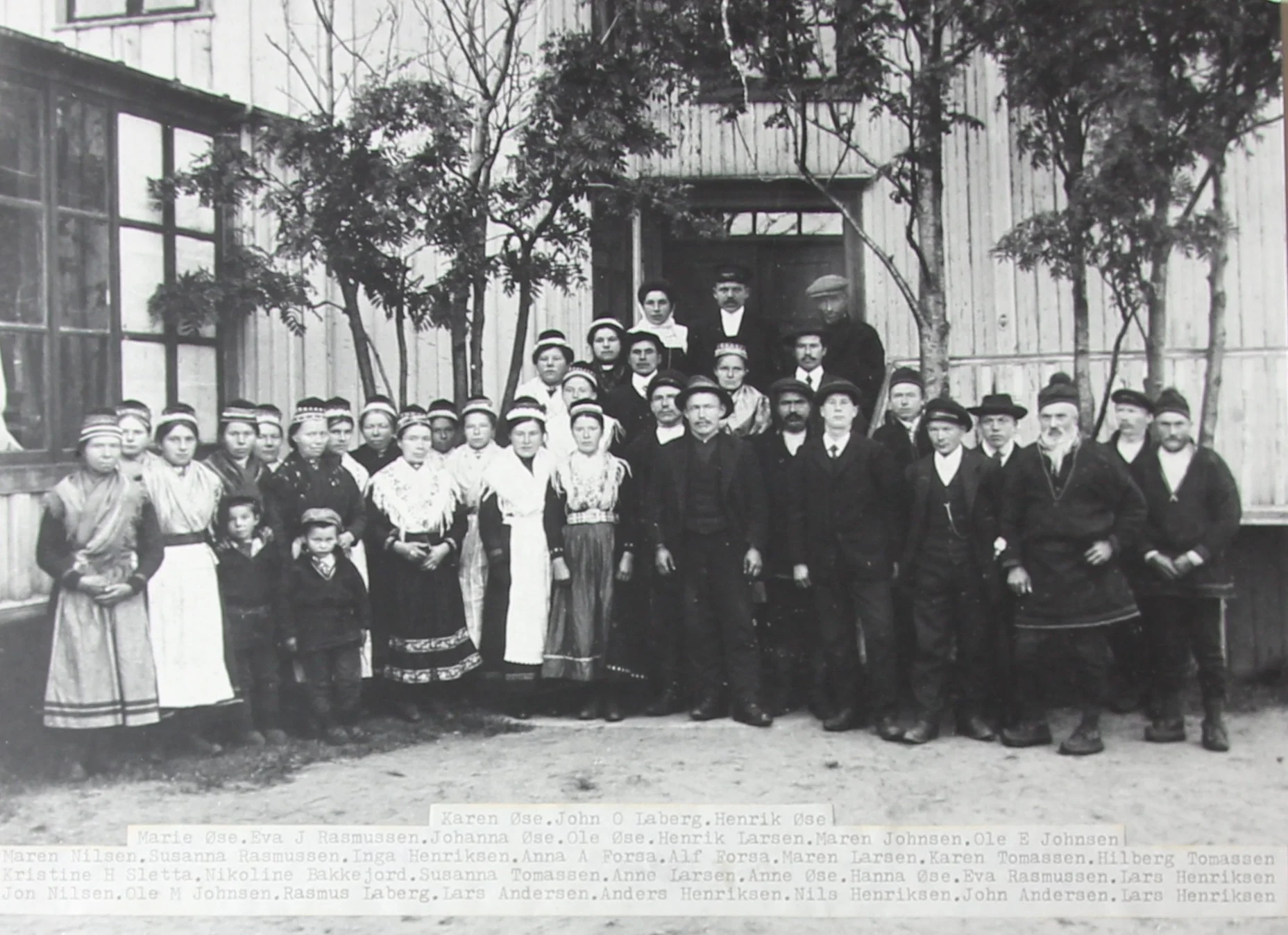 Headjabasit Ivvárstádiin, 1917 // Bryllupshelg på Ibestad, 1917 Govva//Foto: Klas Henriksen