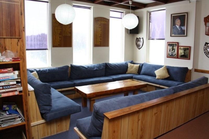 southern alps lodge5_lounge.jpg