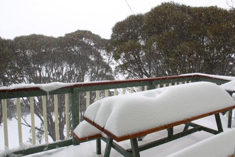 southern alps lodge2_winter balcony.jpg