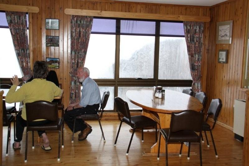 southern alps lodge6_dining room.jpg