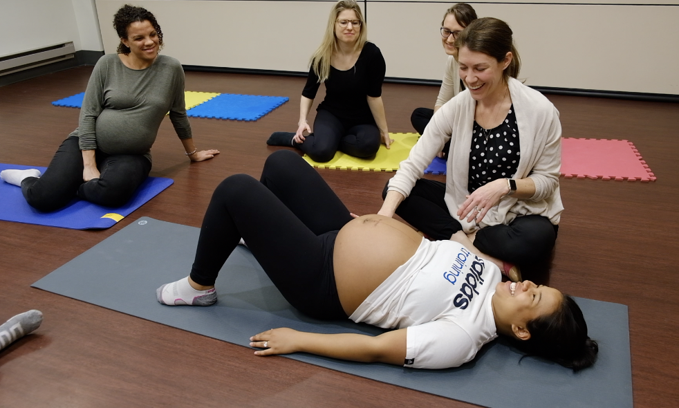 Ottawa Osteopath, Shauna Ironside, during her prenatal workshop at the ottawa birth and wellness centre.