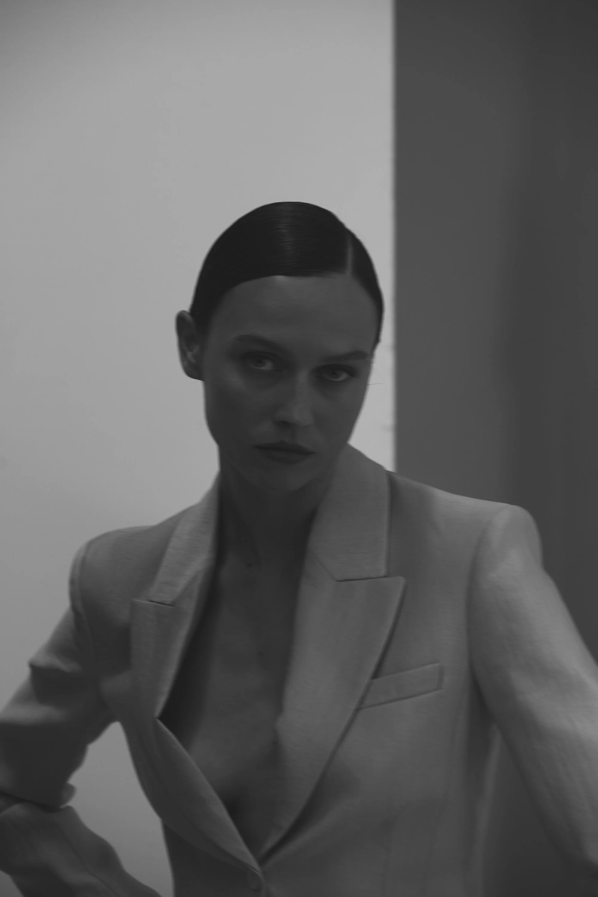 AQUAZZURA PF-FW25_13_DENCLUC1-SAT-AUL_1200_low.jpg