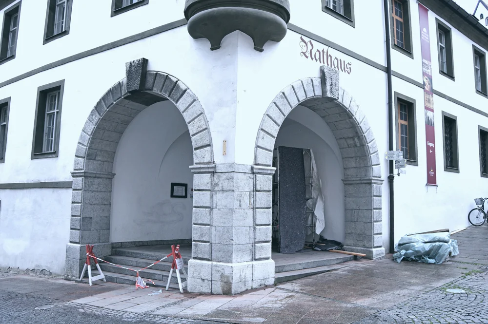 2015RestaurierungEingangRathausFüssen-22.jpg
