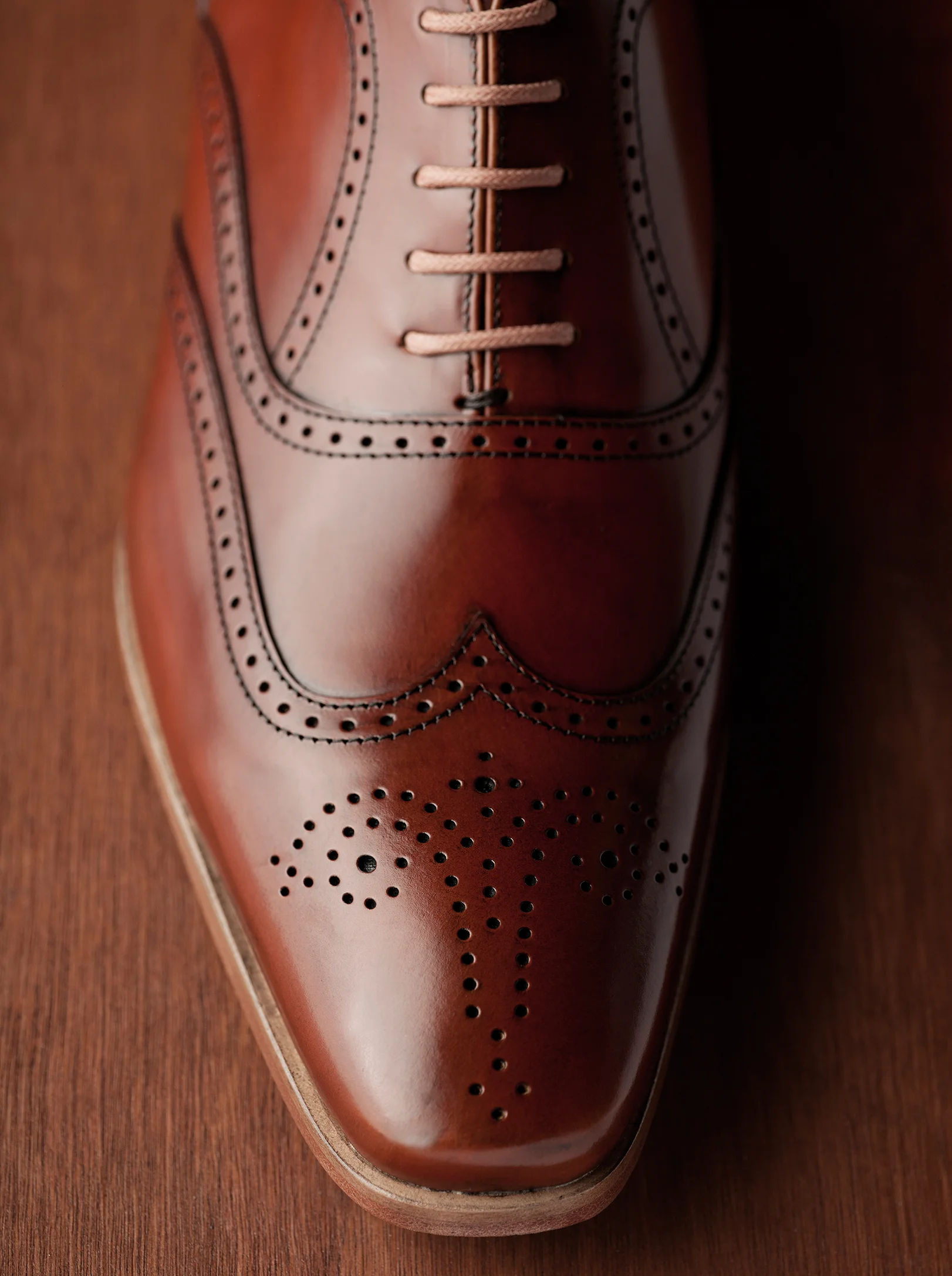 jones-the-boot-maker-56948-v2.jpg