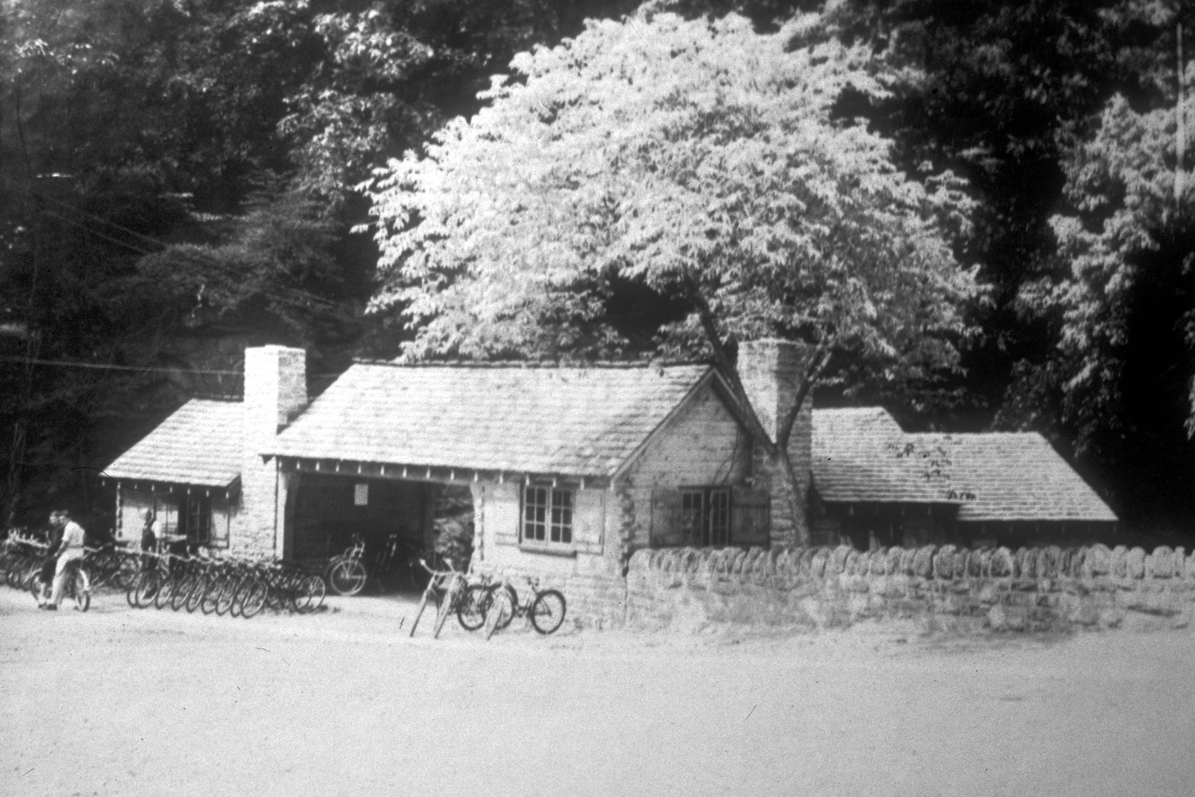 Figure 4. The Lincoln Drive Shelter (“The New Bicycle Concession Building” Evening Bulletin , 25 June 1940. Circulating collection, Wissahickon Valley, Free Library Prints and Pictures Room, Philadelphia, Pennsylvania. Reprinted with permission from Urban Archives, Philadelphia, Pennsylvania).