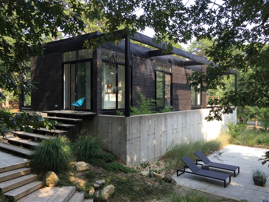 wellfleet-rear-entry.jpg