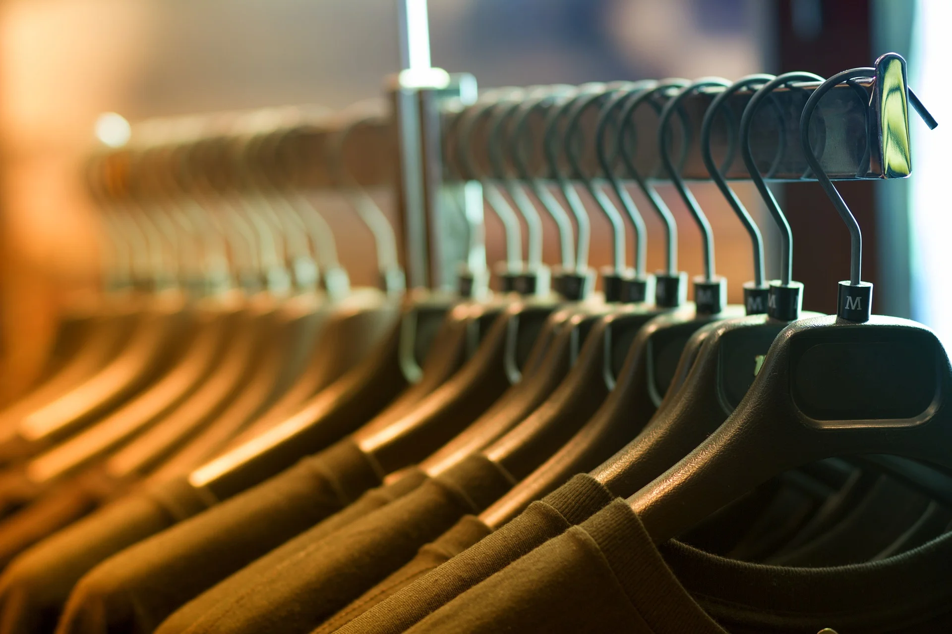 clothes-1834650_1920.jpg