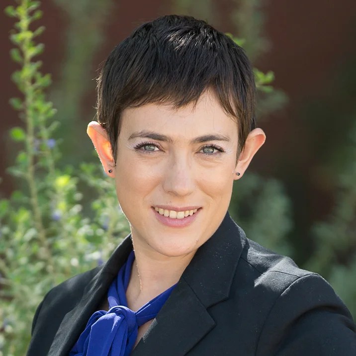 Rachel Headshot.jpg