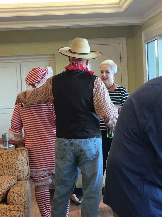  Cindy is not sure what to think of this pair ... 