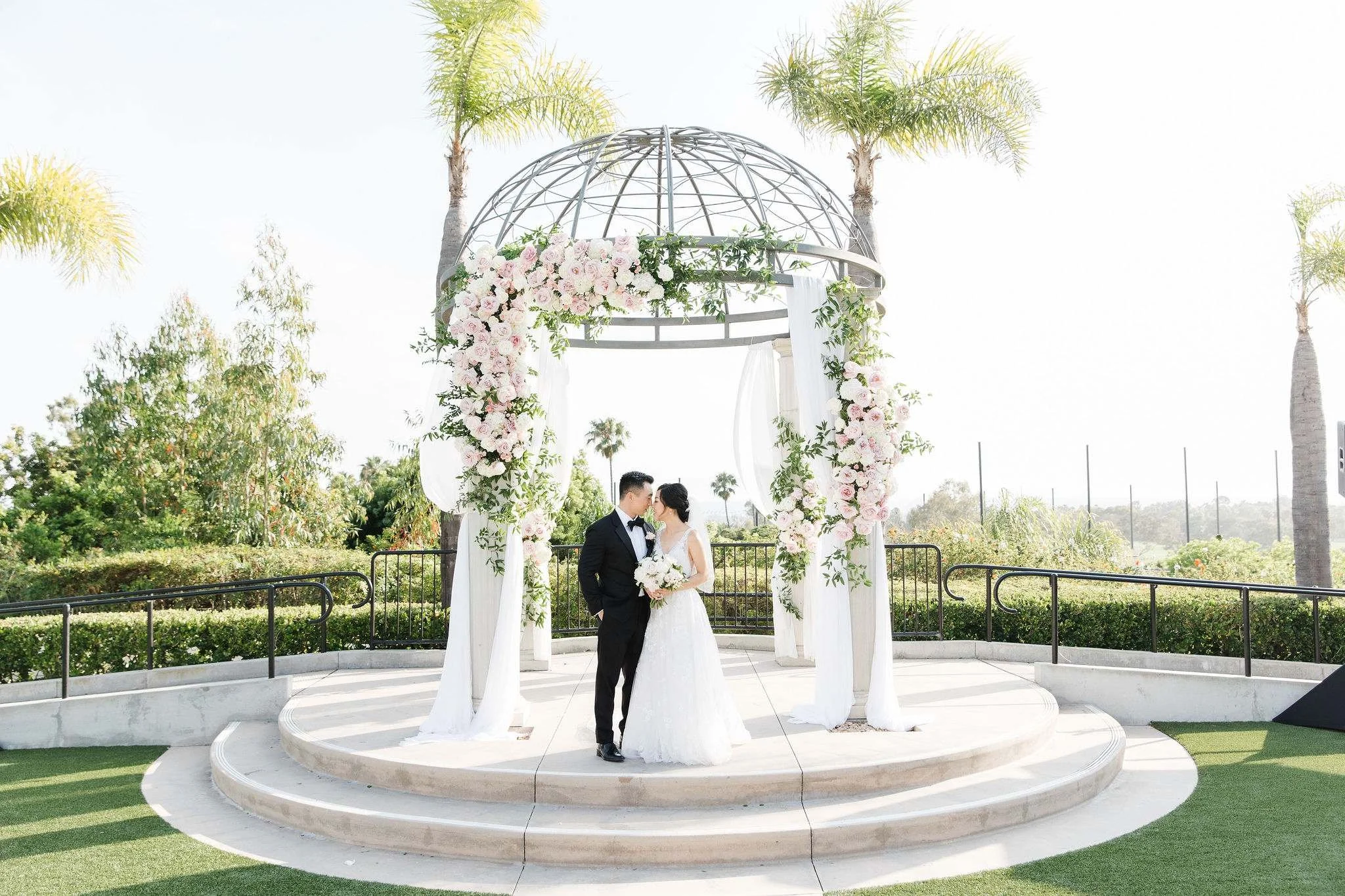 newport-marriott-oc-wedding-arch-ceremony.jpeg