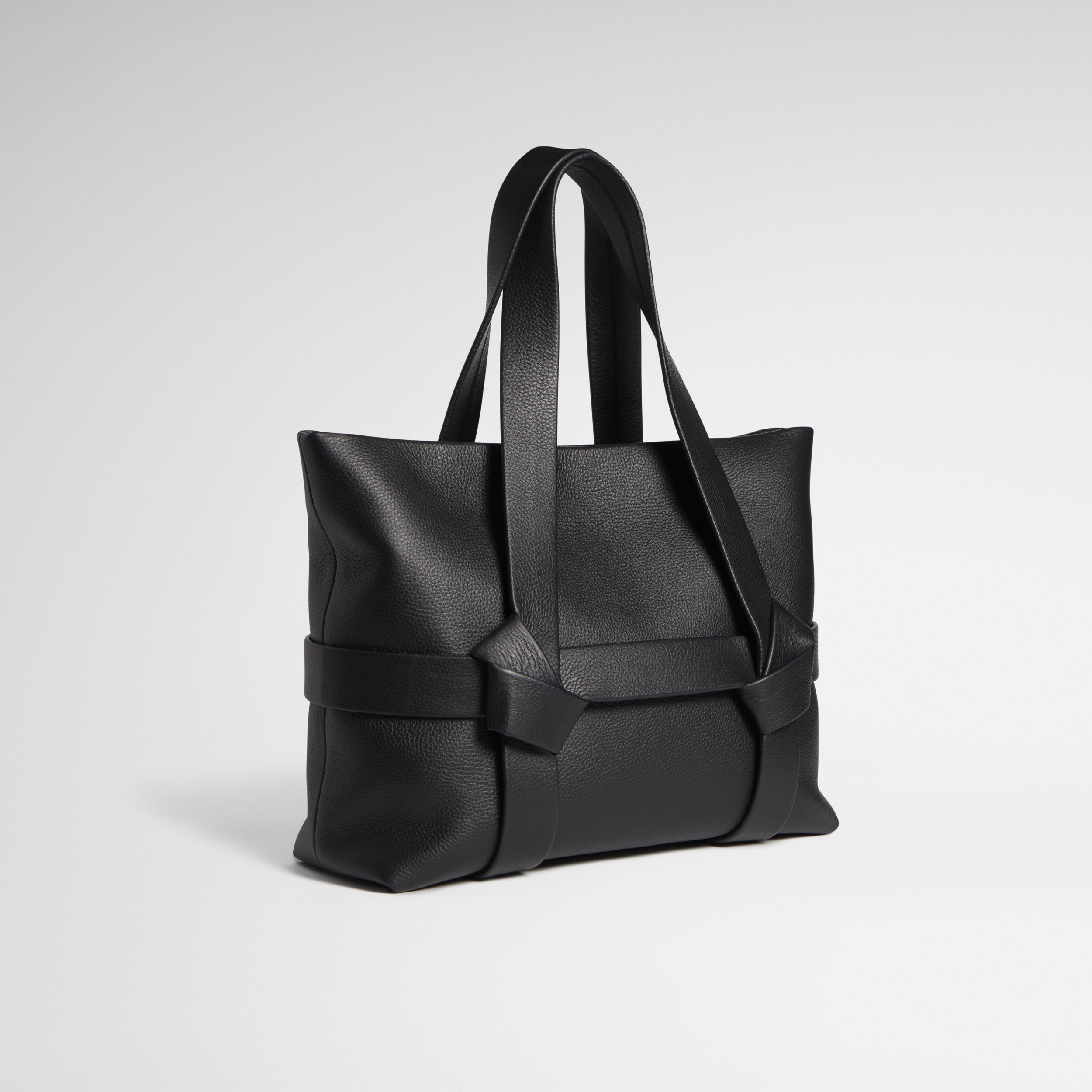 NJR050_Obi Bag & Strap_black bag with black strap_C.jpg