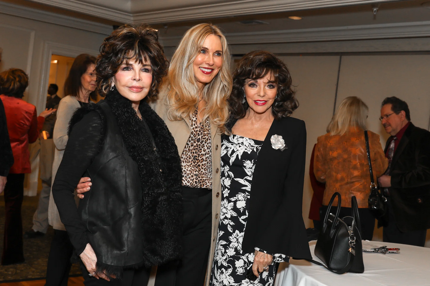 JoanCollins-0685.jpg