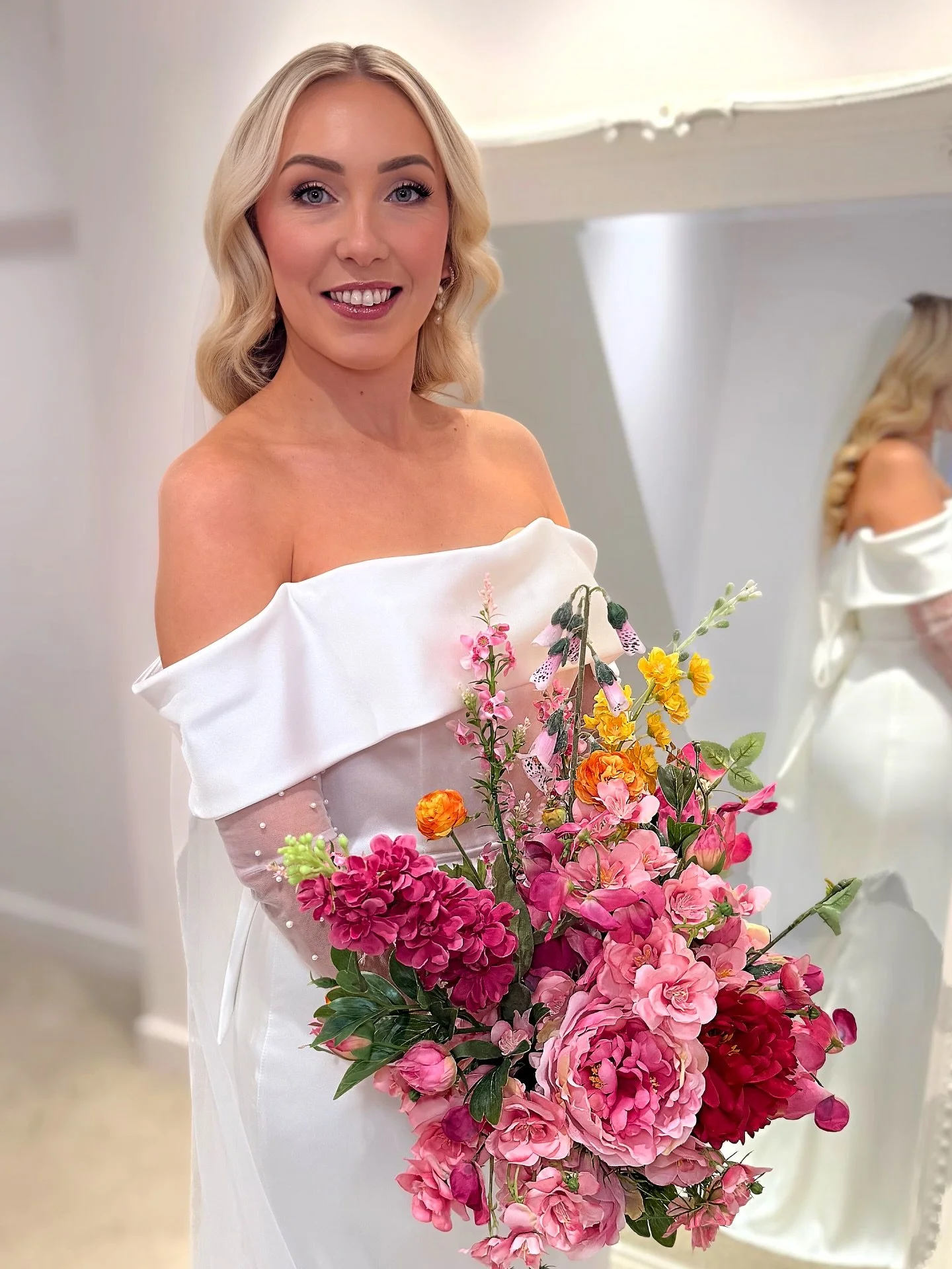 Emma 🌺

#sandycove #sandycoveweddings #sandycovewedding #sandycoveilfracombe #devonwedding #devonweddings #devonweddingsupplier #devonweddingsuppliers #devonweddinghair #devonweddinghairstylist #devonweddinghairspecialist #devonweddingmakeup #weddin