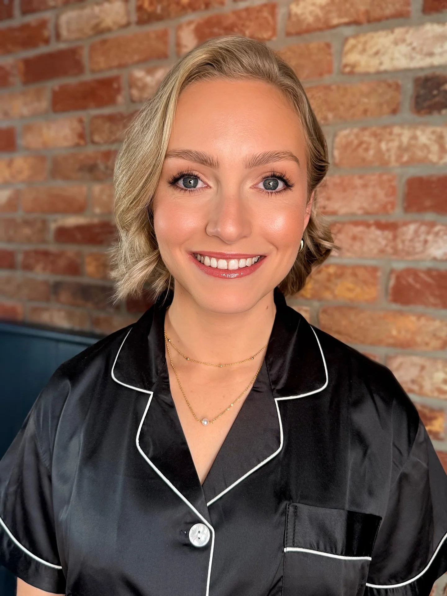 Beautiful Sophie ready for Ellies special day Brympton yesterday ✨

#somersetwedding #weddingsomerset #somersetbride #somersetbrides #somersetbridetobe #makeupartistsomerset #weddingmakeupsomerset #muasomerset #bridalmakeupsomerset #weddingsupplierso