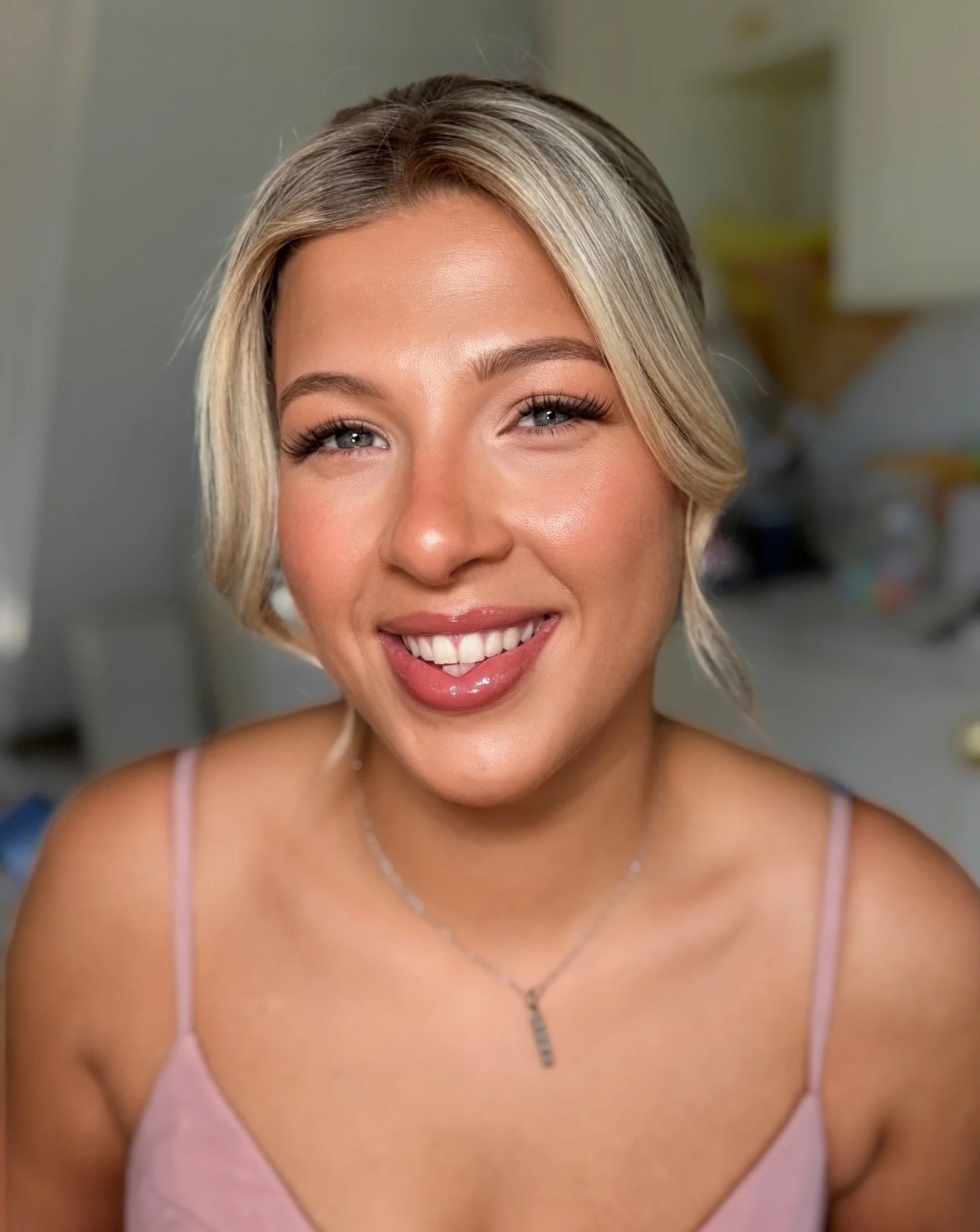 SAVE for your bridesmaid inspo if you&rsquo;re looking for:
✨ flawless
✨ radiant
✨ sun-kissed summer skin

#bridalmakeupdevon 
#bridalmakeupartistdevon 
#bridalmuadevon 
#weddingmakeupdevon 
#makeupartistdevon