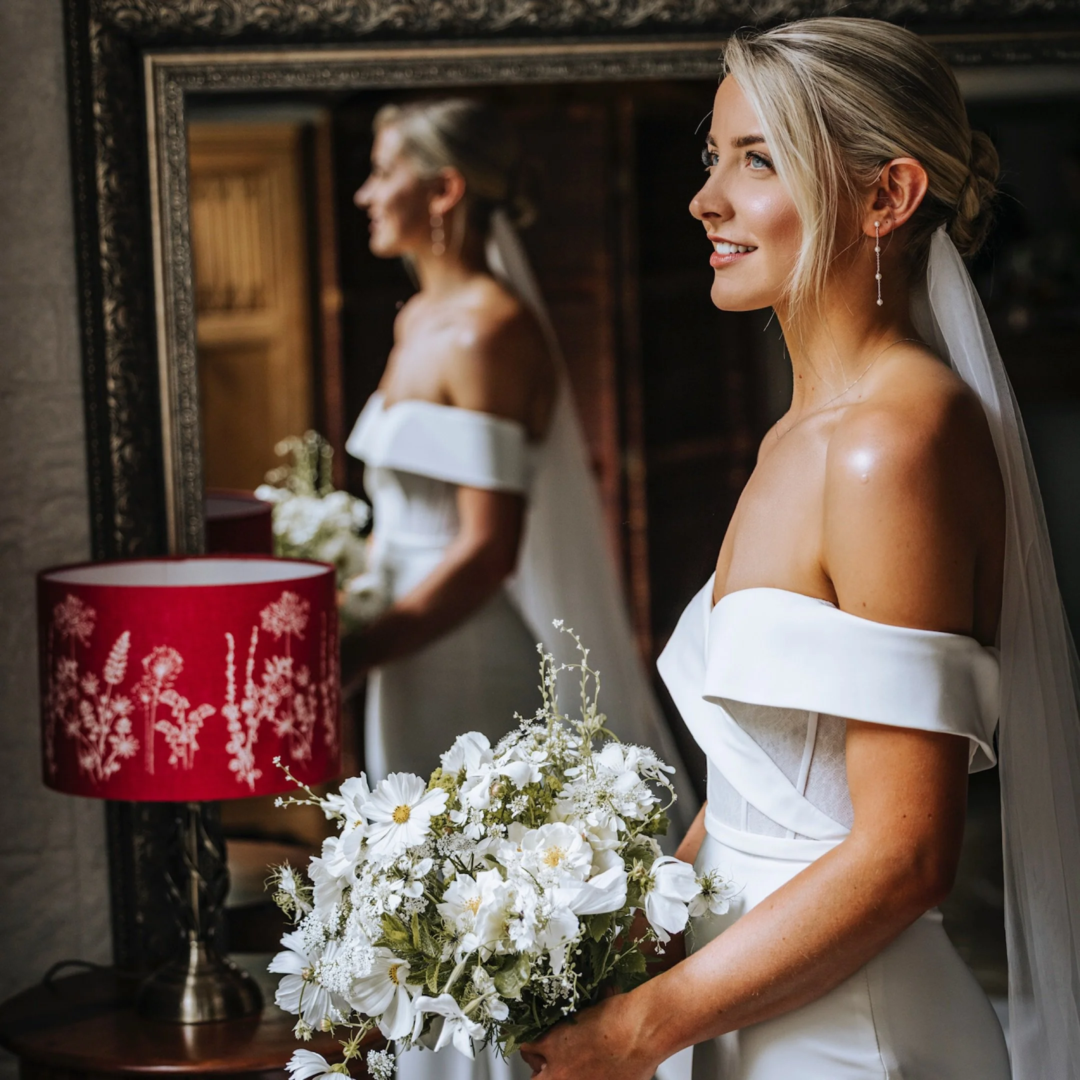 THIS TIME LAST YEAR!!! 🤍🐚

Venue @polhawnfort 
Hair &amp; Makeup @lucillenco 
Photographer @grantlampardphotography 
Florist @georgemackayflowers 

#polhawnfort 
#polhawnfortweddings 
#cornwallwedding 
#cornwallmakeupartist 
#cornwallbride