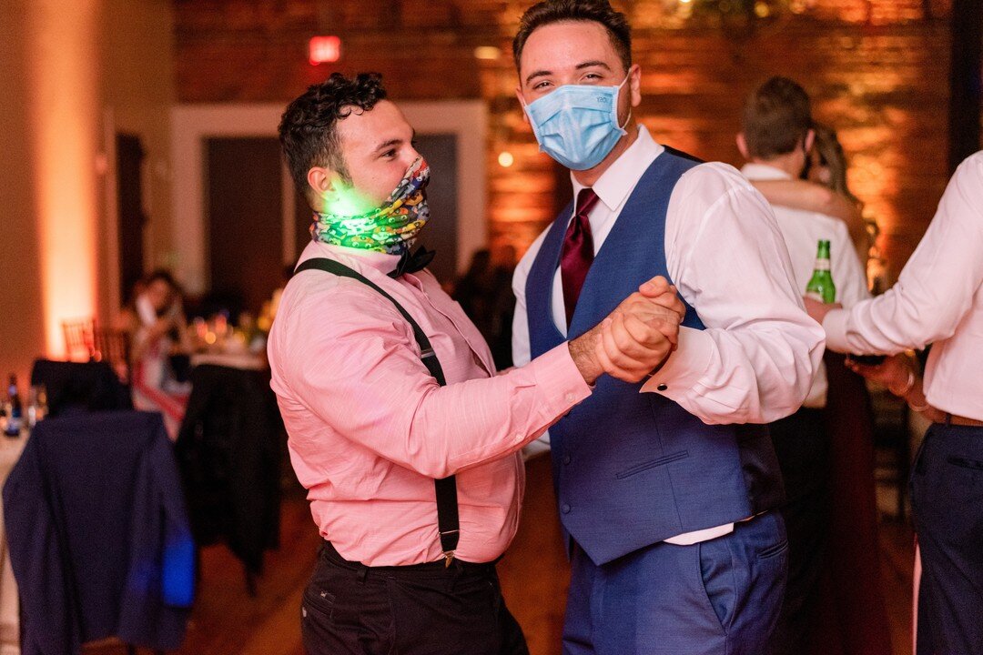 The up lighting in the background illumanites this wonderful bromance dance 🕺
PC: @regandkalaphotography
Venue: @crossandmain 
.
.
.
.
.
.
#alleventsdjs #alleventsdjsnc #aedjs #regandkalaphotography #crossandmain #crossandmainwedding #crossandmainwe