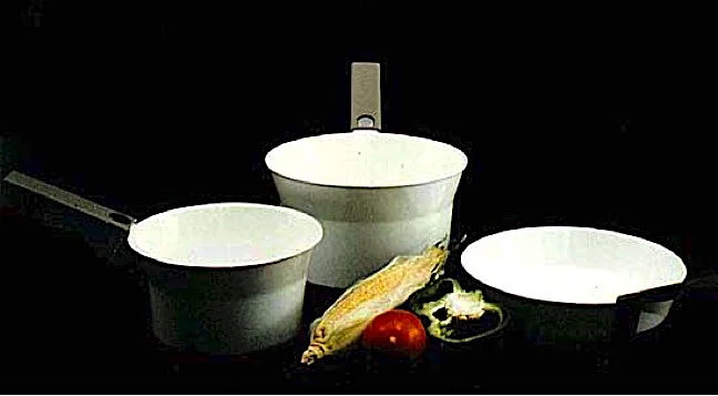Corning - Triple laminate cookware