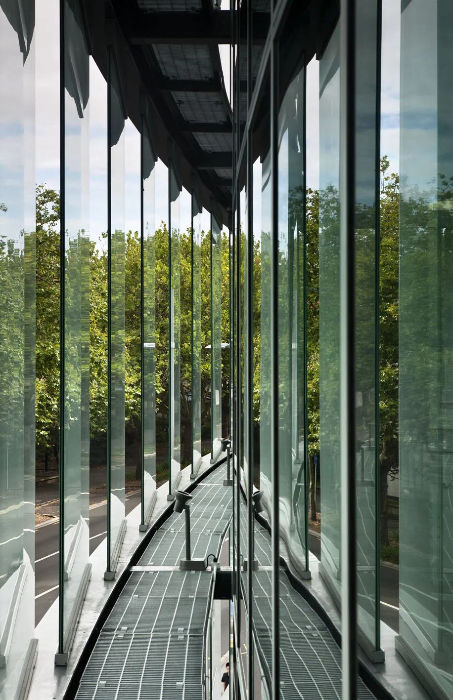 ThomasBuilding_DoubleSkinDetail_M0181_S.jpg