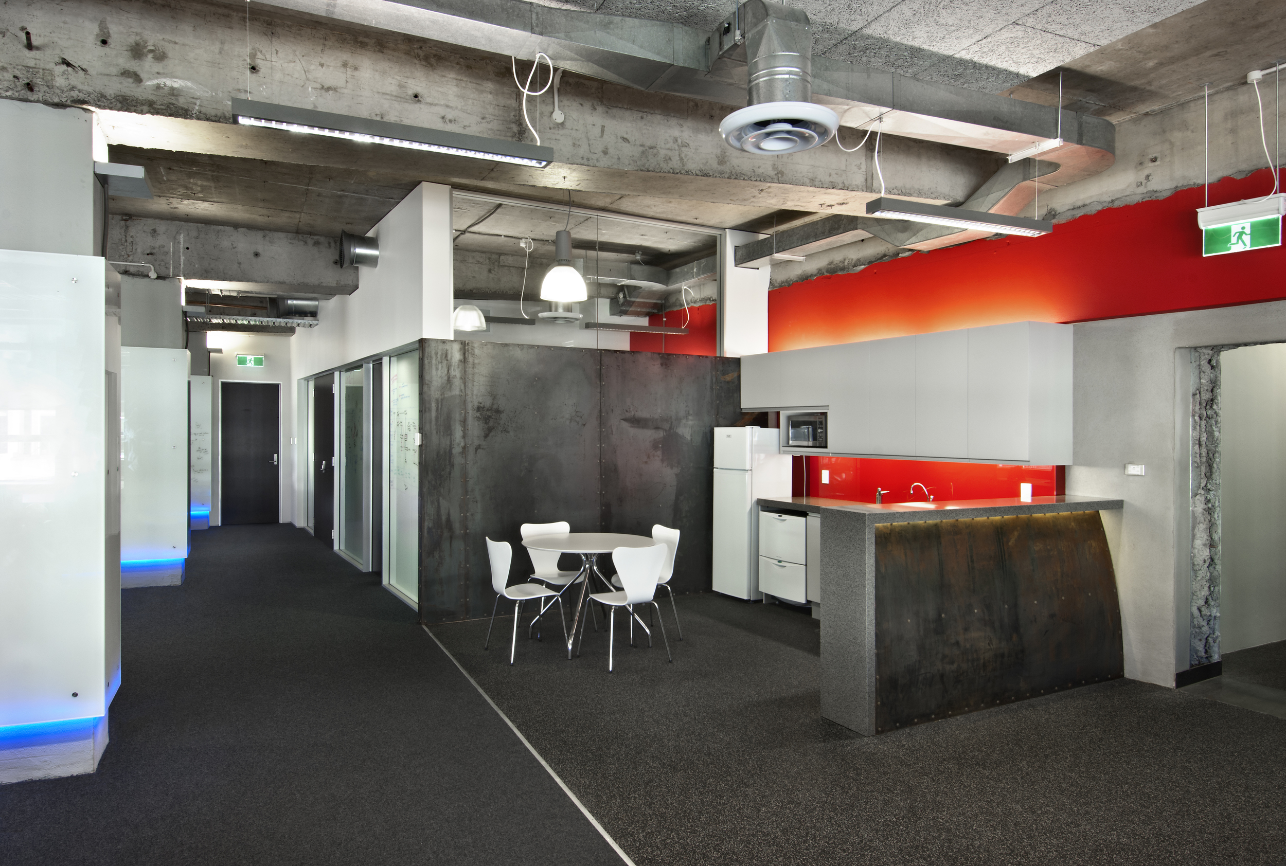 ReannzFitout17_L.jpg