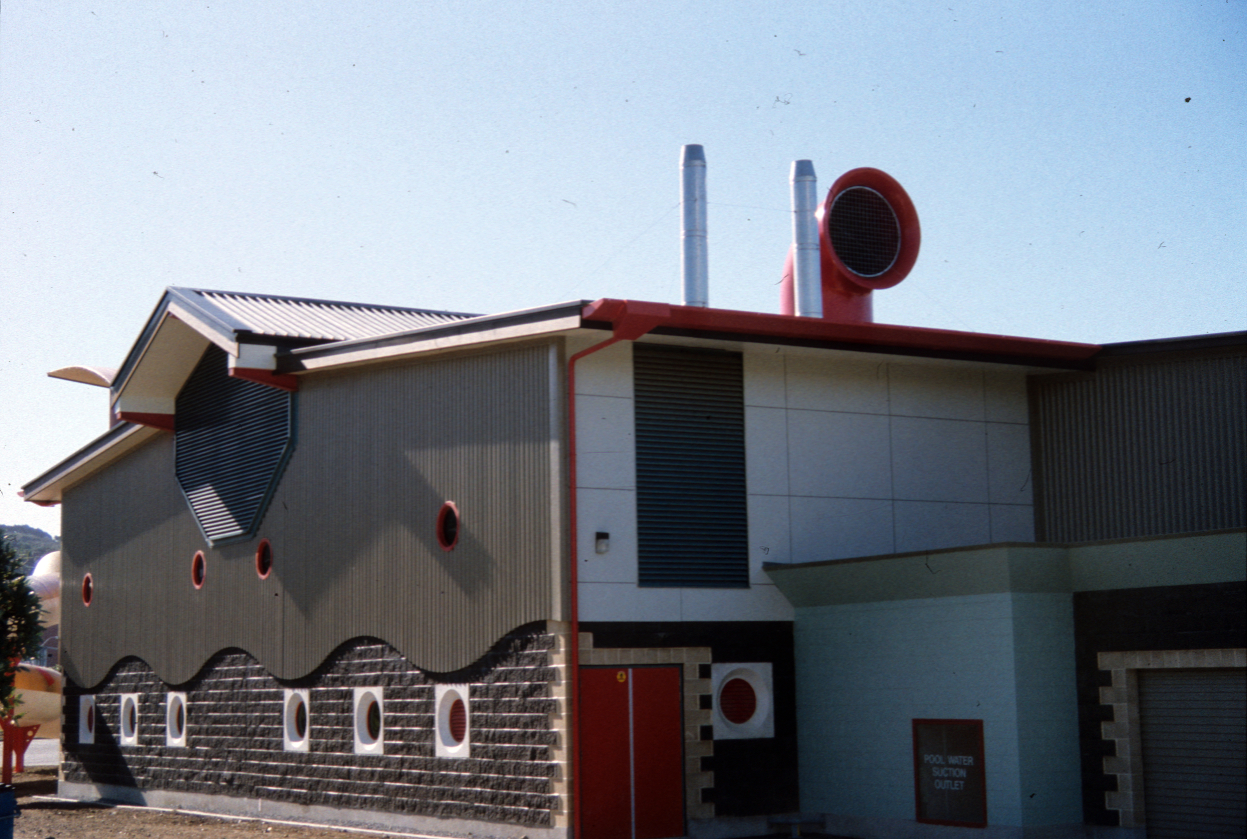 PoriruaAquatic_Exte_06.jpg