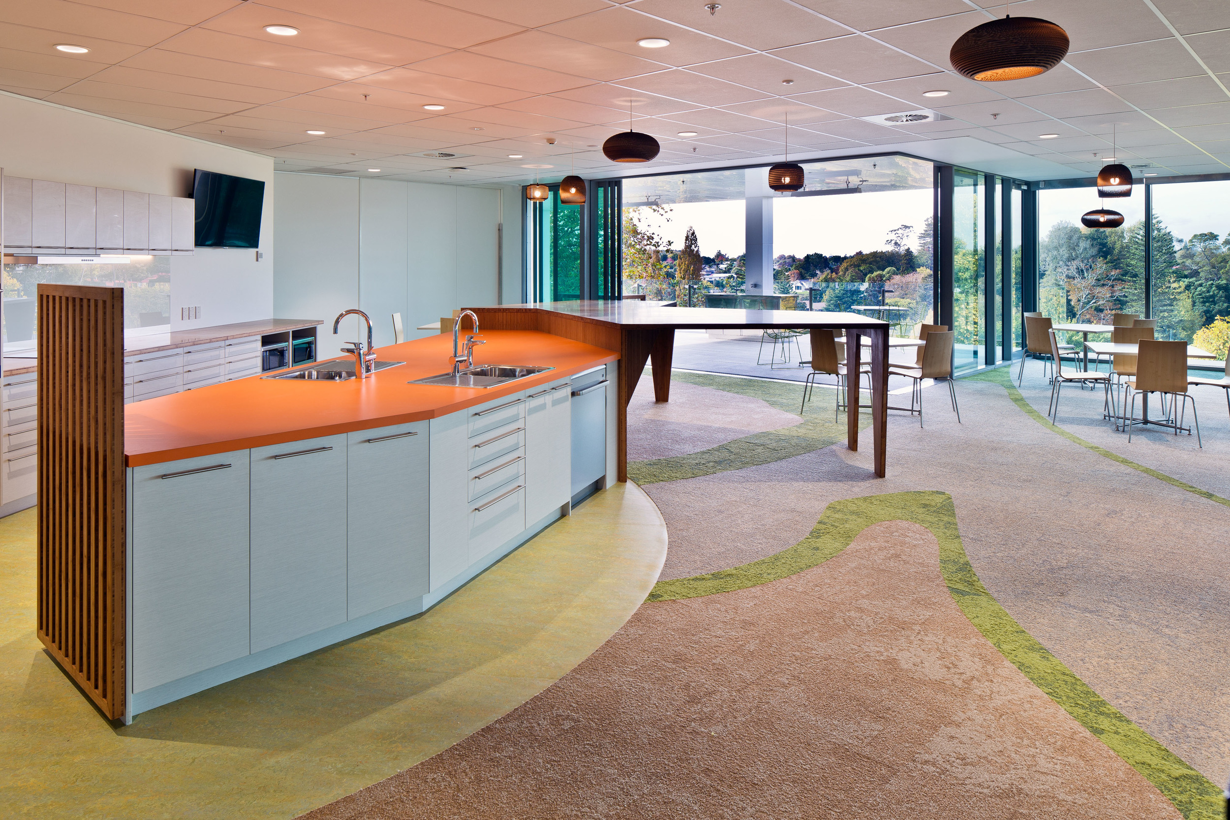 Mighty River Power Headquarters Fitout S&T completed a fitout for Mighty River Power, one of New Zealand’s largest electricity companies. Staff had previously been housed in three separate buildings. With the move, the company wanted to unify the staff and create a new, fresh working space which embodied the Mighty River Power brand.