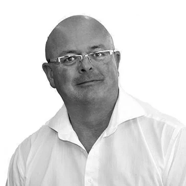 Dennis Chippindale Dennis originally joined S&T in 1984, gaining valuable European experience for six years with various architectural firms before returning and being appointed Principal in 1998. Dennis specialises in complex, highly-serviced building types, with a strong focus in commercial, healthcare and community-focused projects. 
