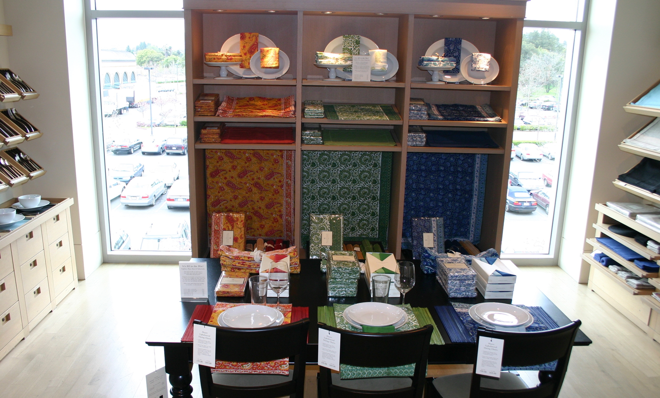 Visual Merchandising-Table Top