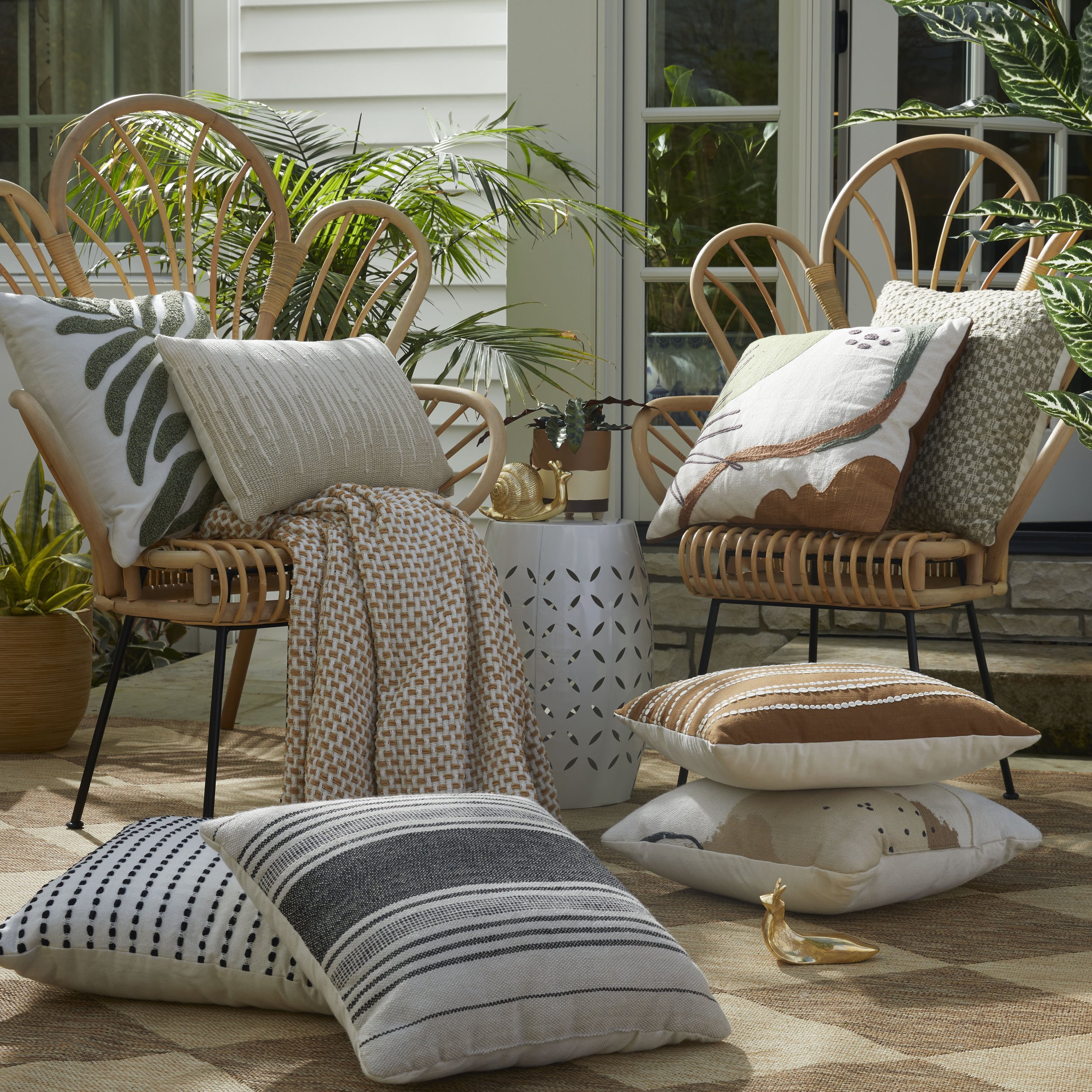 4824-96956_FY25 Q1 Spring Campaign_Seating GIF 3.jpg