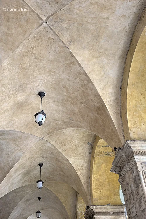 IT242: Rome: arches"