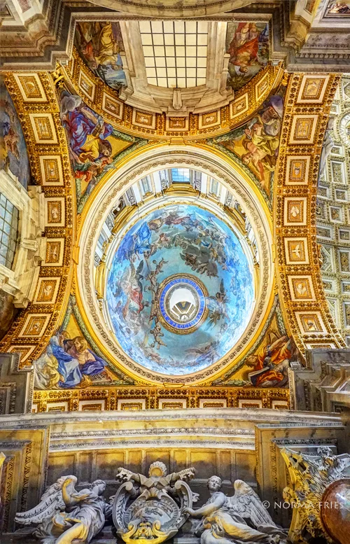 IT258: "Rome: St. Peter's Basilica side dome"