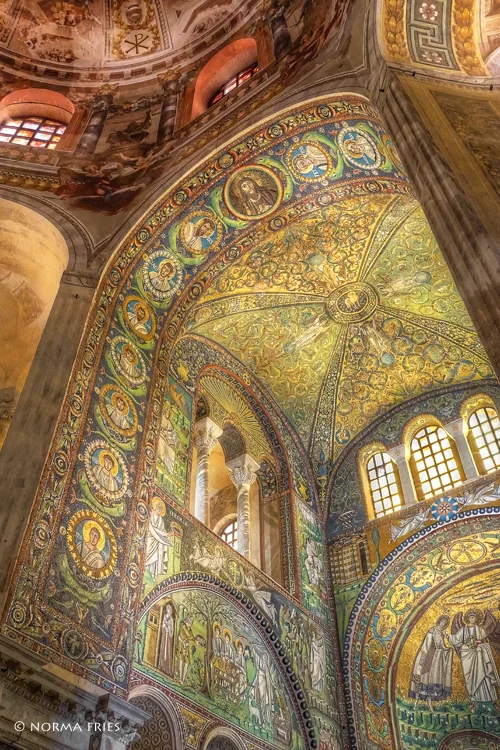 IT290: "Ravenna: San Vitale arch with dome"