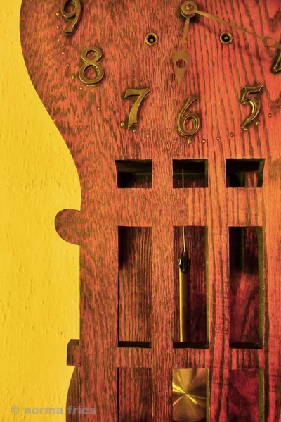XX1010: "Craftsman clock"