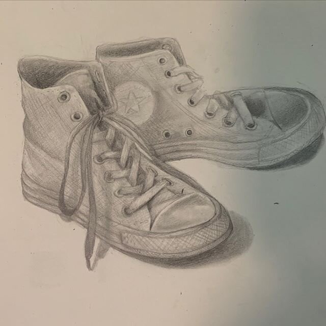 &ldquo;Learning how to draw is learning to see&rdquo; -Colin Fraser Gray. Beautiful drawing by one of our teen artists it&rsquo;s wonderful to see how she captured the details and character of the shoes. 👏👏👏 #vitaartcenter #teenartist #onlineartcl