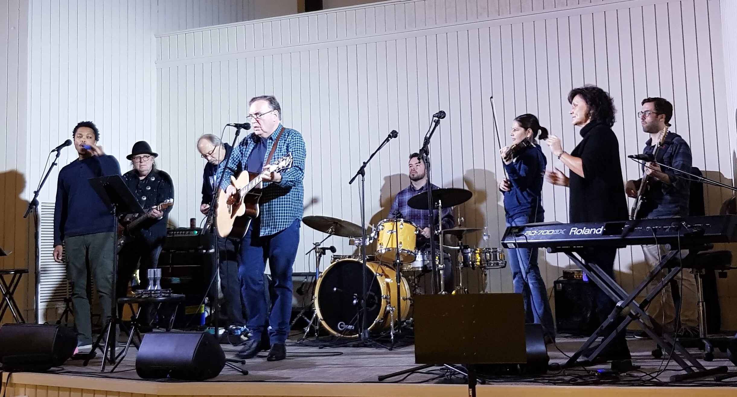 L-R Damion Pearson, Van Duren, Greg Reding, Liam Grundy, Ian Duren, Jessie Munson, Vicki Loveland, Adam Holton