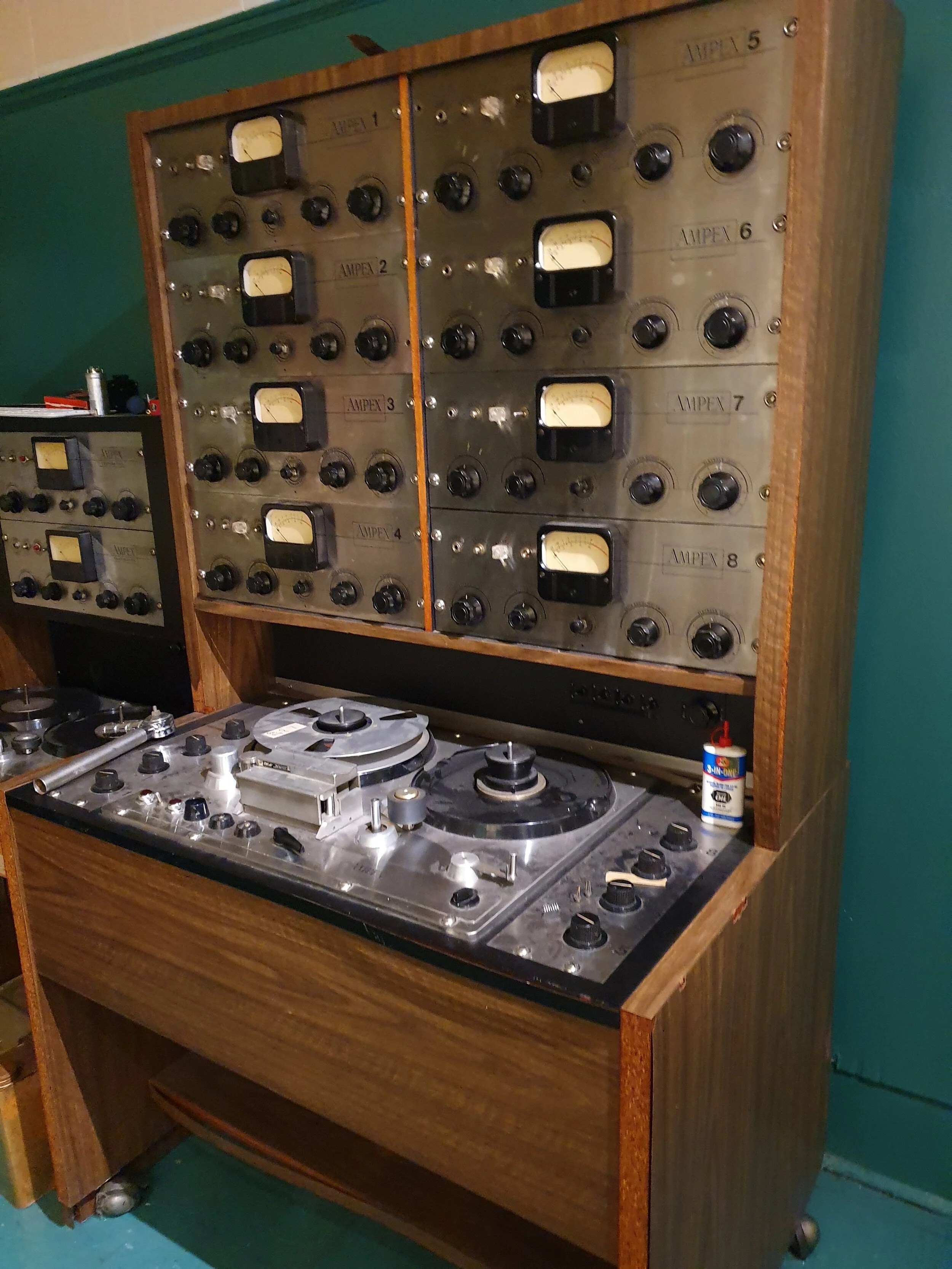 A special build for Willie Mitchell. Ampex 350s.