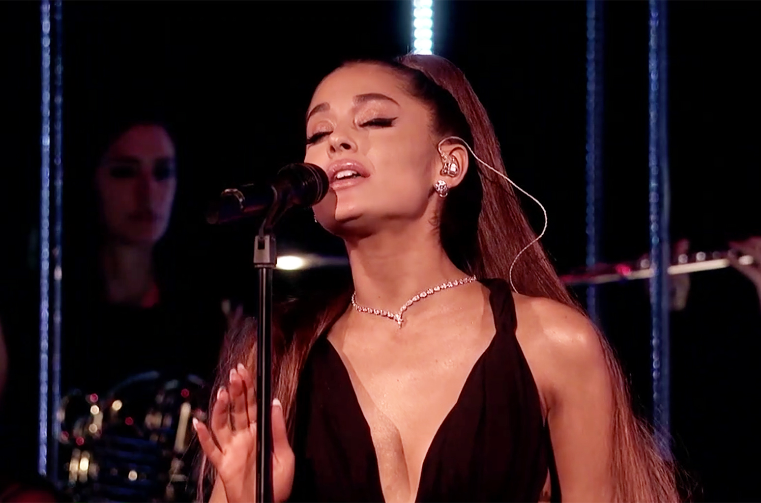 ariana-grande-bbc-special-vid-2018-billboard-1548.jpg