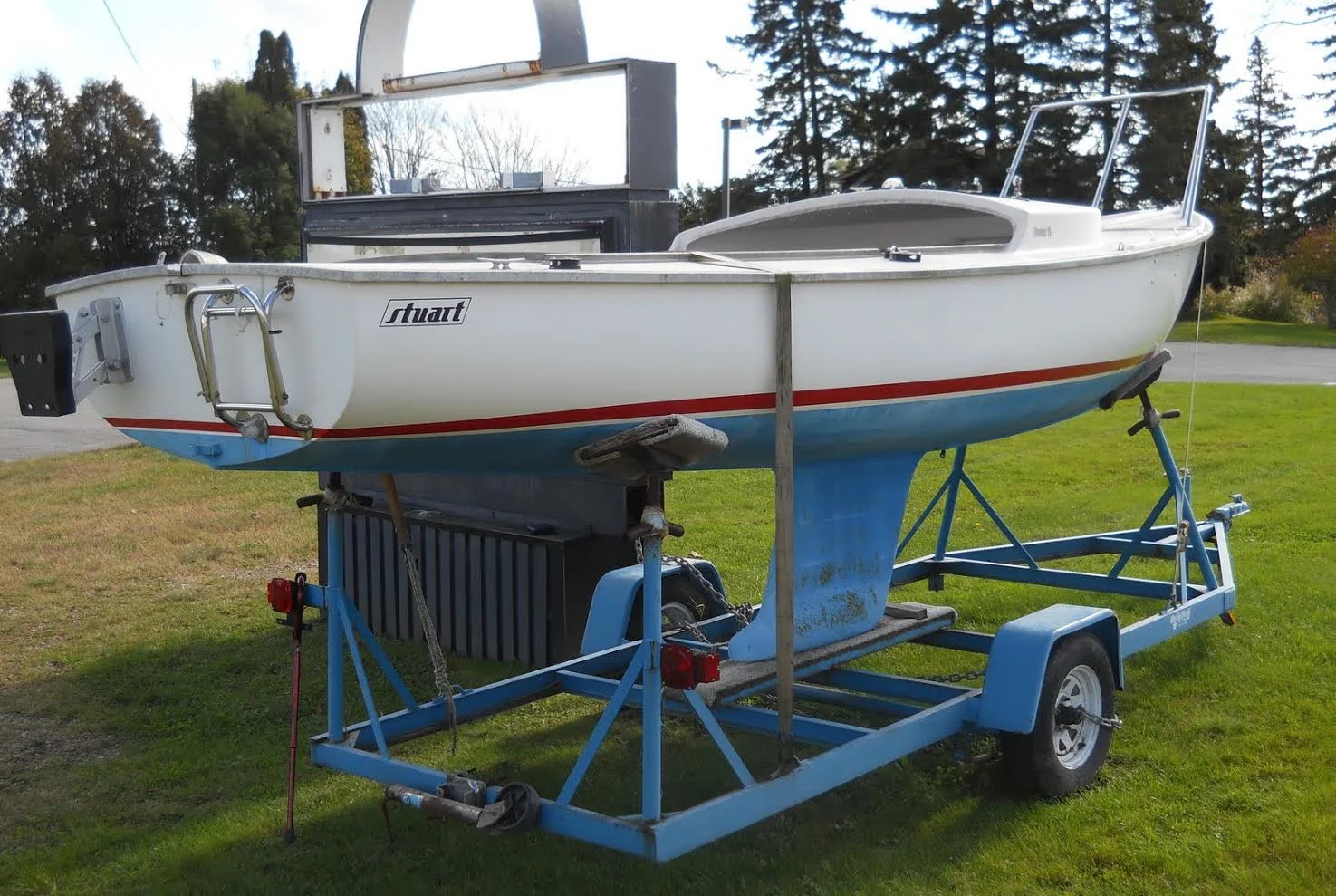 1995 Rhodes 19 Keel Sailboat Located in ME