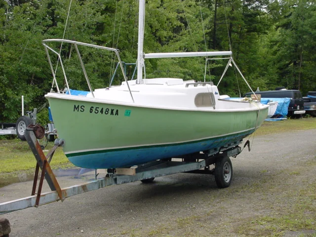 1970 Mariner Centerboard Sailboat