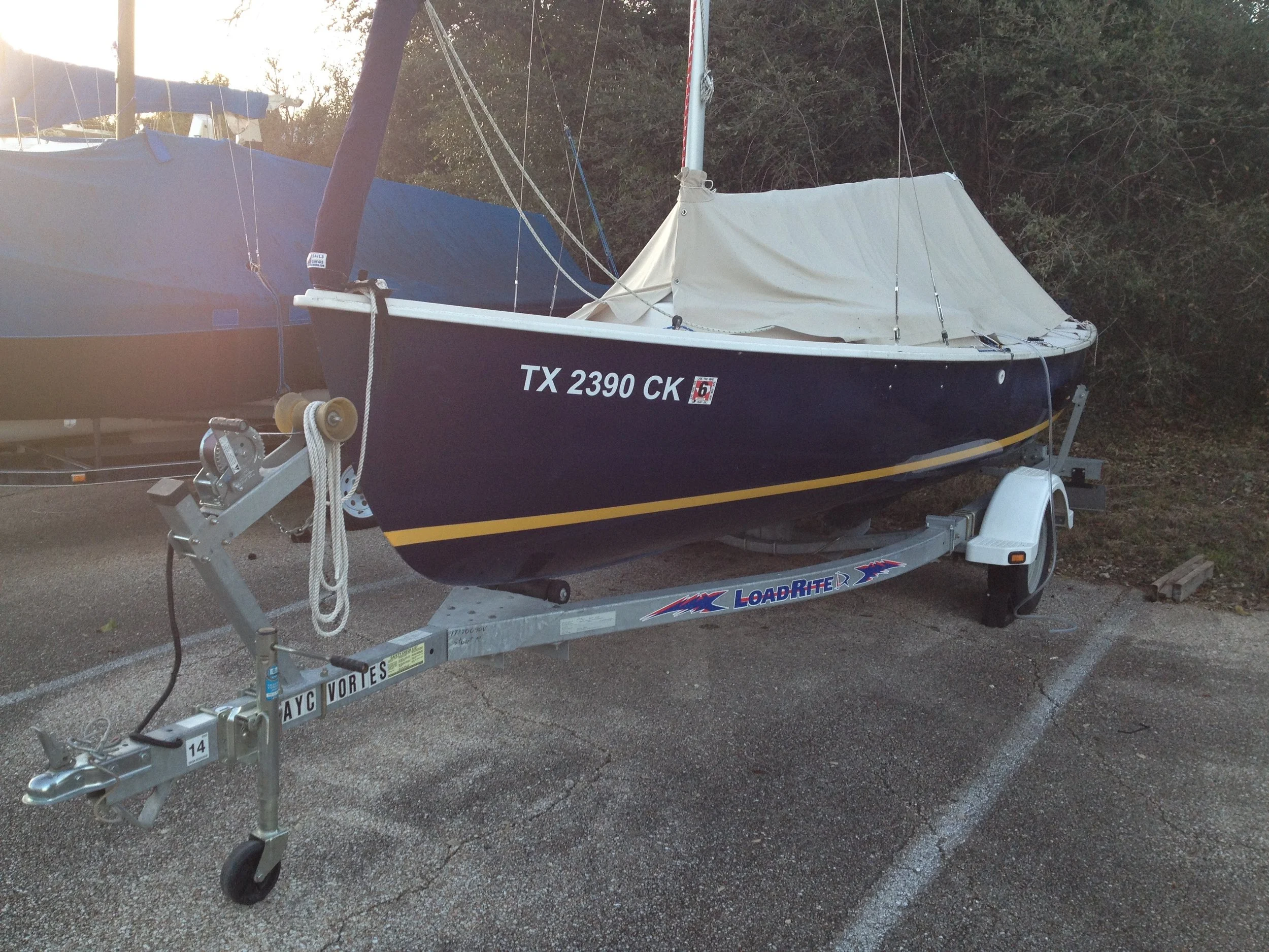 2004 Rhodes 19 Centerboard Sailboat Located in TX