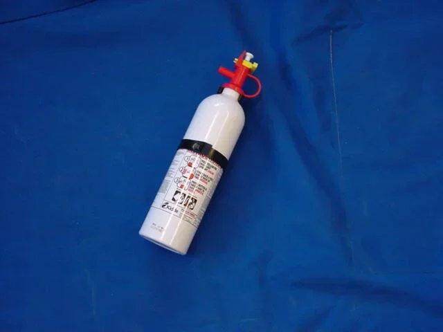 38150.000 Fire Extinguisher & Bracket