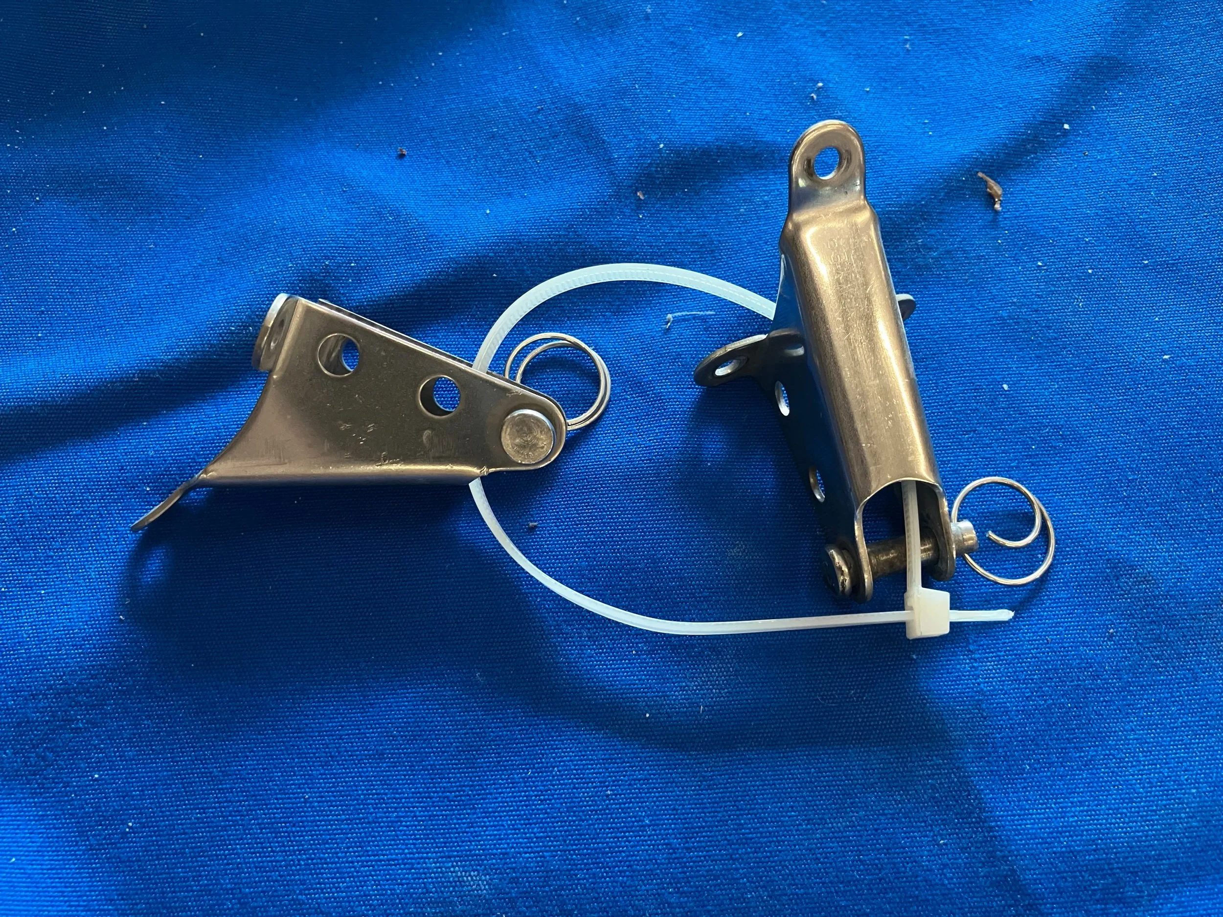 Used Part - Pair Mariner Sidestay Spreader Brackets