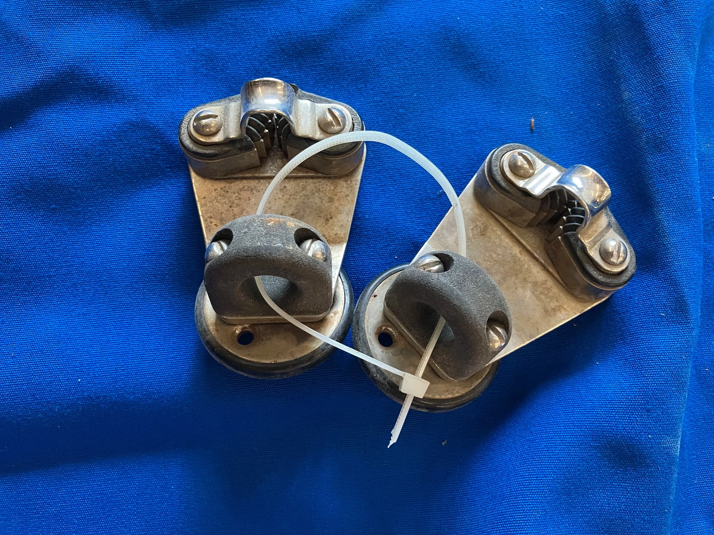 Used Part - Pair Swiveling Sheet Cams