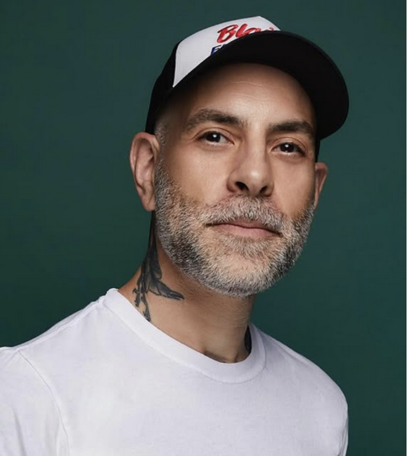  Noah Michelson, Huffpost Essays Editor