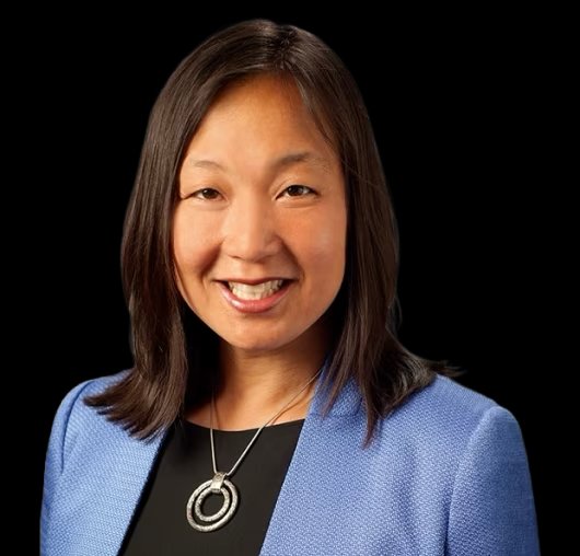 Linda Lu headshot
